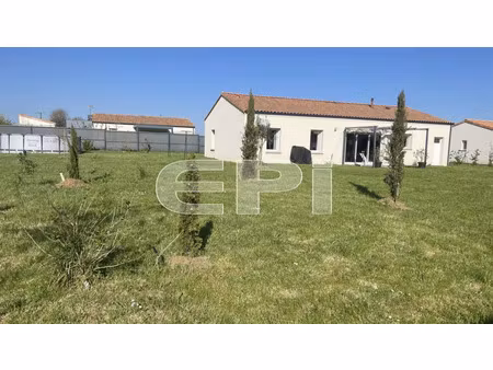 vente maison 4 pièces 89 m² thouars (79100)
