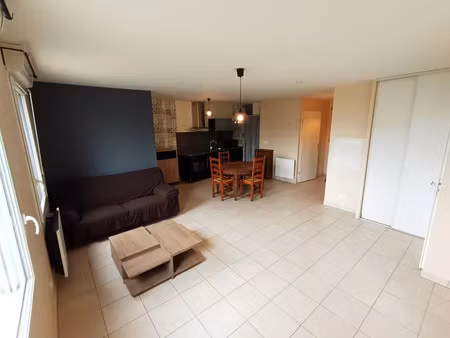 location appartement 2 pièces 51 m² à dreuil-lès-amiens (80470)
