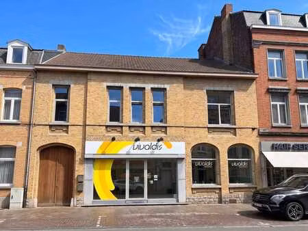 bureaux ou locaux commerciaux prêts à emménager (130 m²) à l