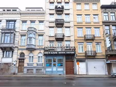 grand commerce avec annexe aménagée – schaerbeek
