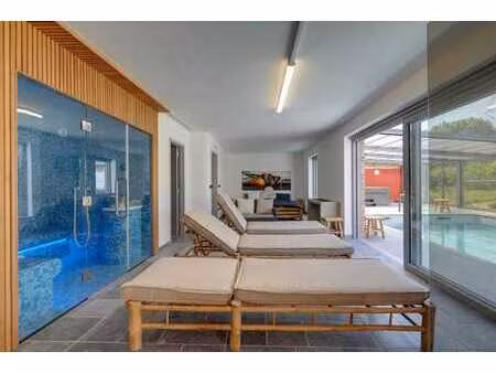 villa exclusive avec wellness  habitation et vue sur étang