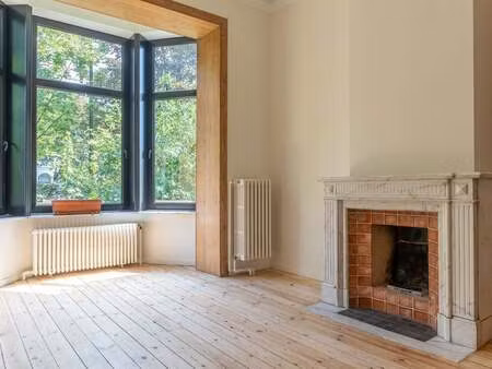 appartement à louer à forest € 1.800 (lpth5) - property one | zimmo