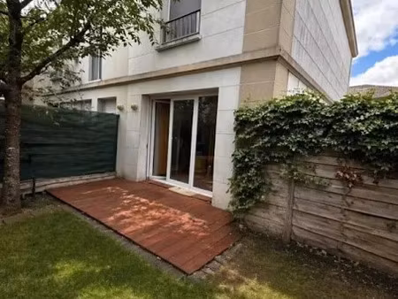 location appartement 3 pièces 59.94 m² à lesparre-médoc (33340)  593 €
