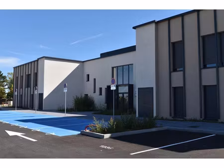 location locaux professionnels 26 m² à chalons-en-champagne (51000)  780 €