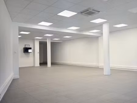 location locaux professionnels 111.43 m² à sète (34200)  1 258 €