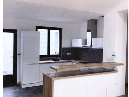 location maison 4 pièces 75 m² à bethune (62400)  900 €