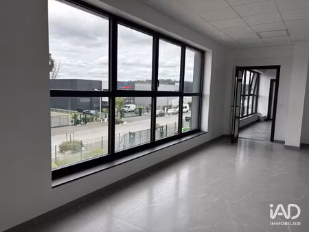 location commerce 100 m² à courtry (77181)
