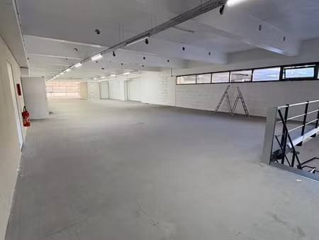 vente commerce 4 pièces 1833 m² pantin (93500)
