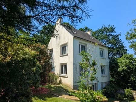 charmante maison de bourg  177 240 00 €