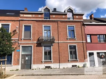 studio à louer à place de la hestre  5 la hestre (vbe41564)