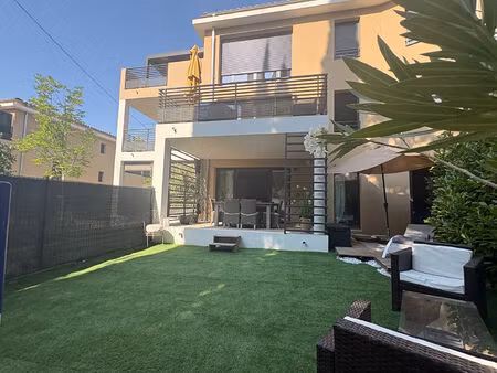 dans résidence récente de standing appartement t3 d'env; 66;_ m² avec terrasse  jardin pri