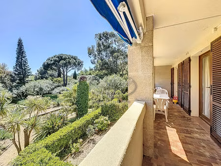 à vendre : appartement 3 pièces au lavandou