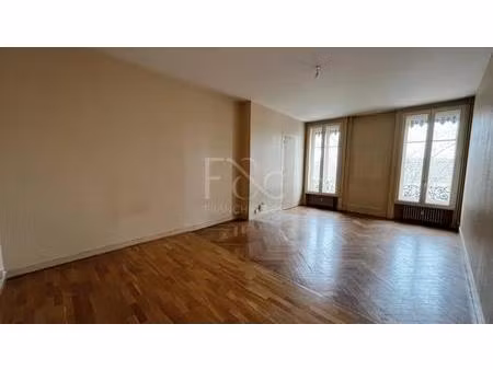 t3 de 86m² - quai gailleton à lyon 2ème