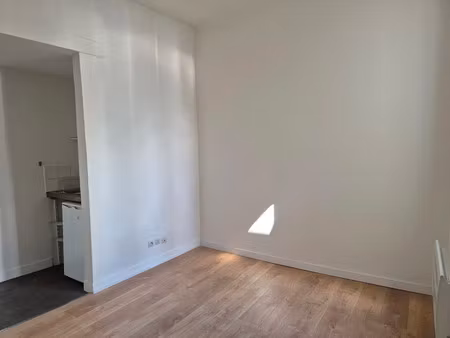 studio d'environ 16.57 m² - proximité du cours d'alsace - et - lorraine