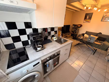 à vendre  charmante maisonnette/studio d'environ 22 m²