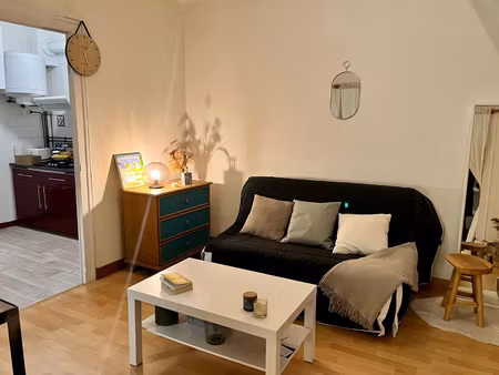 agréable studio spacieux meublé  centre-ville pouzauges