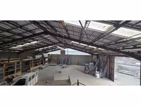 location commerce 600 m² à angers (49000)