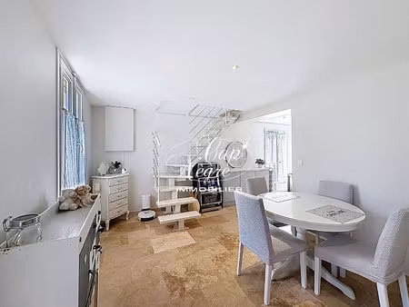 maison de ville rénovée avec jardin et cave proche centre & commerces à vendre à cavalaire