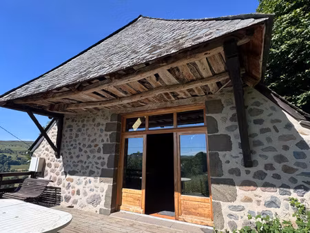 corps de ferme rénové  1272 m2 de terrain et jolie vue dégag