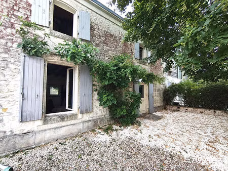 fors bourg - maison en pierre  2 chambres + bureau  piscine.