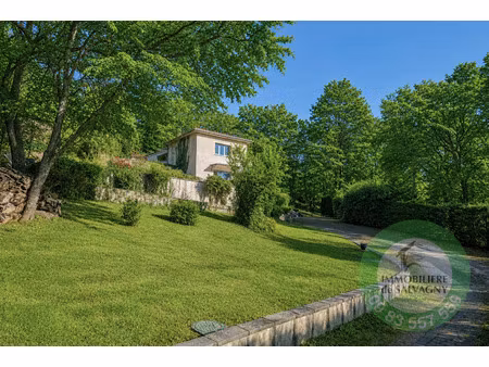 a vendre belle propriété avec vue dégagée et piscine à la to