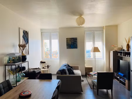 t2 - 43 m2 - meuble centre ville de puyalurens ( 81700 )