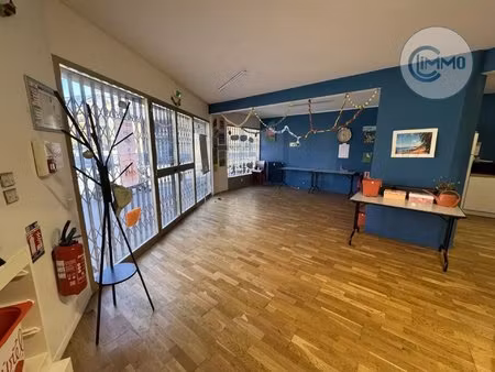 local commercial 70m2 à louer secteur saint jean d'angely / vauban
