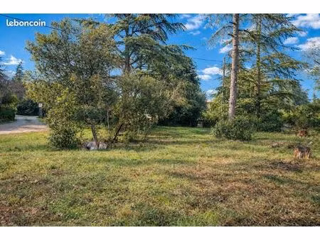 terrain 700 m² saint maximin la sainte baume