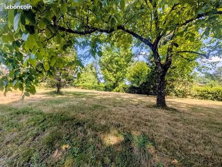 terrain 900 m² meillonnas