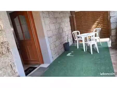 joli peti'appartement meublé au village