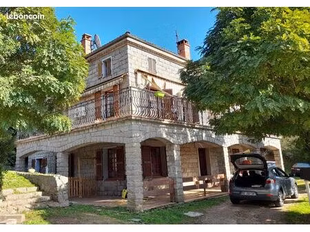joli peti'appartement meublé