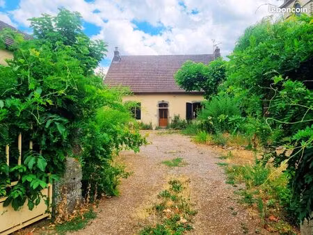 maison de village avec jardin et dépendances