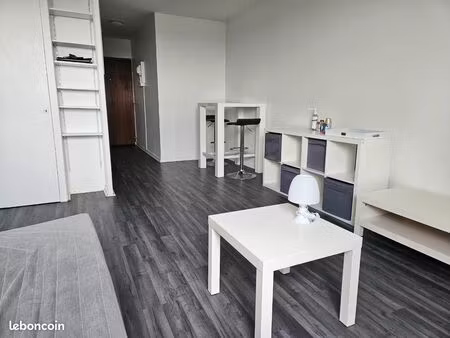 studio 27 m2 cote colisée