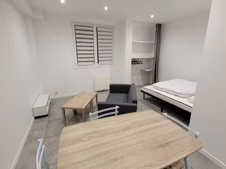 a louer en meuble studio centre ville mantes la jolie