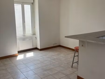 location t2 41 m2 rue convention