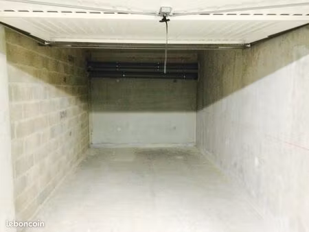 garage avec électricité  hyper centre annemasse
