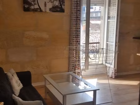 particulier loue t1 bis meublé bordeaux chartrons 27 m² - 2 eme étage