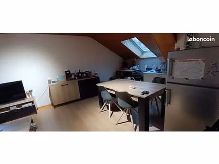 t2 à louer avec garage à oye et pallet