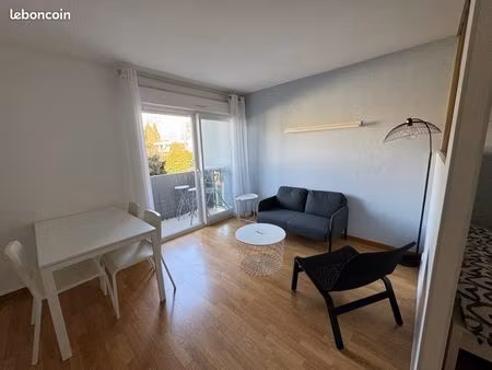 t1 bis 33 m² entièrement rénové – balcon – parking – cave – domaine universitaire paul sab