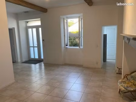 logement t5 climatisé avec jardinet à laloubere