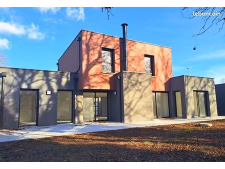 maison 6 pièces 140 m²