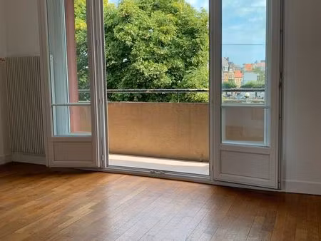 tres beau t1 libre fin aout 2026