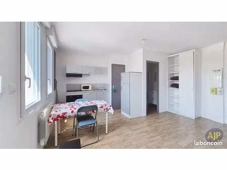 studio 1 pièce 24 m²