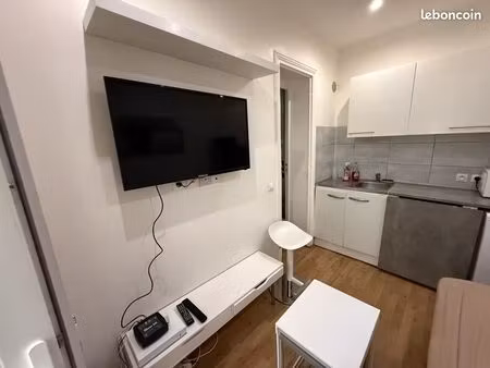 studio 14 m2 proche montmartre
