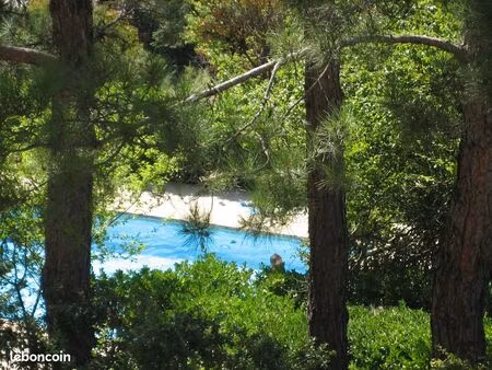 t2 meublé  piscine  parking aix -la torse