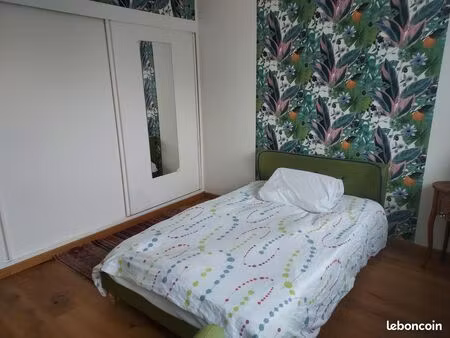 chambre meublée dans appartement calme et propre