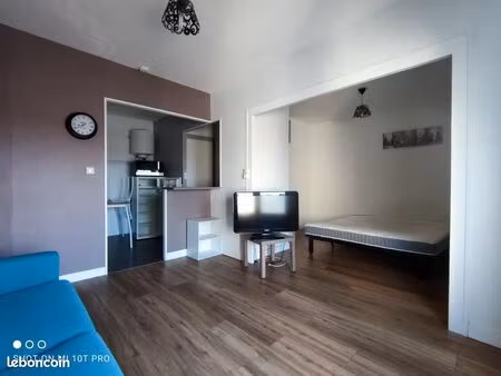 studio 1 pièce 35 m²
