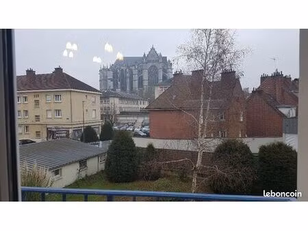 a louer t2 meublé de 45m2 dans résidence privée  vue sur la cathédrale au 15 aout
