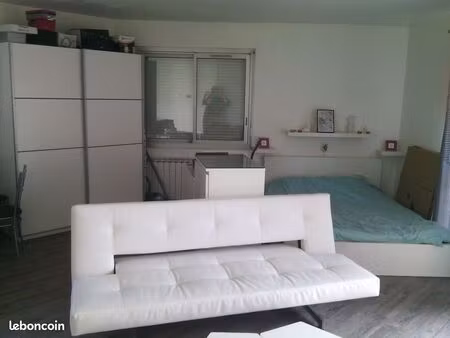 loue studio meublé