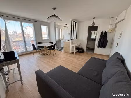 t2 appartement meublé 42m2 - avec balcon refait à neuf - baratte cholet